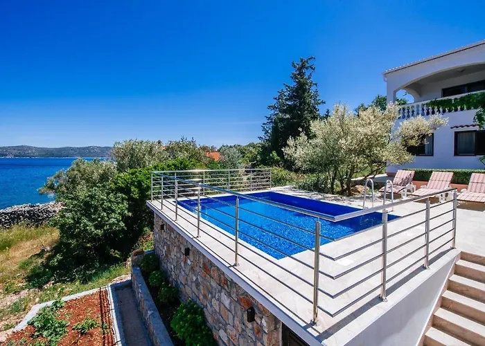 Malinina Villa *
